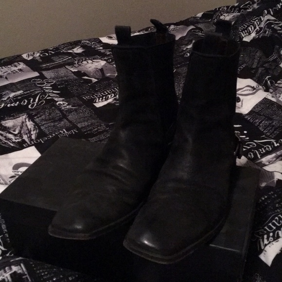 Boots - Picture 4 of 6